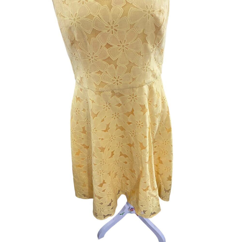 Maggy London Dress Womens Size 8P Yellow Floral Sheer Overlay Sleeveless Zip Up - Picture 3 of 11